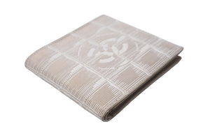 CHANEL シャネル ニュートラベルライン 二つ折り財布 ココマーク 7番台 2002年 キャンバス ベージュ シルバー金具 良品 中古 64561