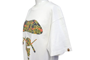 A BATHING APE アベイシングエイプ KAWS カウズ半袖Ｔシャツ サイズM コットン ホワイト プリント 美品 中古 64566 
