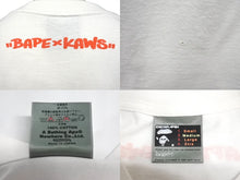 画像をギャラリービューアに読み込む, A BATHING APE アベイシングエイプ KAWS カウズ半袖Ｔシャツ サイズM コットン ホワイト プリント 美品 中古 64566 