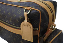 Load image into Gallery viewer, LOUIS VUITTON ルイヴィトン モノグラム サック スクウォッシュ ショルダーバッグ M92967 ブラウン ロゴ 斜め掛け 鞄 美品 中古 64583