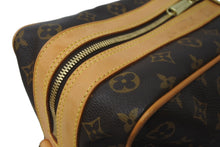 Load image into Gallery viewer, LOUIS VUITTON ルイヴィトン モノグラム サック スクウォッシュ ショルダーバッグ M92967 ブラウン ロゴ 斜め掛け 鞄 美品 中古 64583