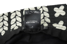 Load image into Gallery viewer, CHANEL シャネル バケットハット サイズM ココマーク スター No.5 カメリア コットン プリント ブラック ホワイト 総柄 美品 中古 64587
