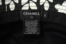 Load image into Gallery viewer, CHANEL シャネル バケットハット サイズM ココマーク スター No.5 カメリア コットン プリント ブラック ホワイト 総柄 美品 中古 64587
