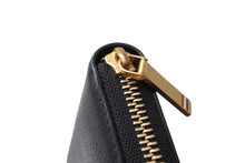 画像をギャラリービューアに読み込む, THOM BROWNE トムブラウン 長財布 ラウンドファスナー ストライプロゴ ブラック レッド FAW012A 00198 美品 中古 64646