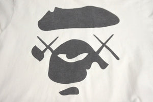 A BATHING APE × KAWS アベイシングエイプ カウズ 半袖Ｔシャツ サイズM オールドエイプ ヴィンテージ ホワイト コットン 美品 中古 64696