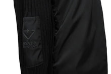 画像をギャラリービューアに読み込む, 極美品 PRADA プラダ ニット スウェット UMB237 S212 1Y12 イタリア製 ウール ブラック シルバー金具 サイズ46 中古 64709 