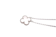 Load image into Gallery viewer, 極美品 Van Cleef &amp; Arpels ヴァンクリーフ＆アーペル ヴィンテージアルハンブラ シェル ネックレス シルバー 750ホワイトゴールド VCARF48700 中古 64724