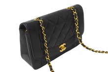 Load image into Gallery viewer, CHANEL シャネル チェーンショルダーバッグ ダイアナマトラッセ 22 2番台 ラムスキン ブラック ゴールド金具 美品 中古 64733