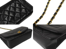 Load image into Gallery viewer, CHANEL シャネル チェーンショルダーバッグ ダイアナマトラッセ 22 2番台 ラムスキン ブラック ゴールド金具 美品 中古 64733