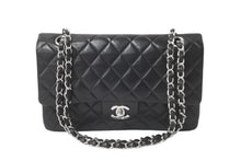 Load image into Gallery viewer, 極美品 CHANEL マトラッセWフラップチェーンショルダー 6番台 25cm ショルダーバッグ ブラック シルバー金具 ラムスキン 中古 64741