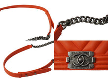 Load image into Gallery viewer, CHANEL シャネル ボーイシャネル シェブロン ショルダーバッグ 22番台 2016年 ラムスキン オレンジ シルバー金具 美品 中古 64742