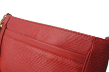 画像をギャラリービューアに読み込む, LOUIS VUITTON ルイヴィトン サルヴァンガ ショルダーバッグ M5898E エピ レッド ゴールド金具 極美品 中古 64753