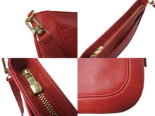 画像をギャラリービューアに読み込む, LOUIS VUITTON ルイヴィトン サルヴァンガ ショルダーバッグ M5898E エピ レッド ゴールド金具 極美品 中古 64753