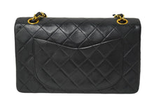 Load image into Gallery viewer, CHANEL シャネル Wフラップチェーンショルダーバッグ マトラッセ 0番台 ラムスキン ブラック ゴールド 美品 中古 64758
