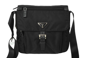 極美品 PRADA プラダ クロスショルダーバッグ BT8994 三角ロゴプレート ナイロン ブラック シルバー金具 中古 64770 
