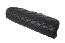 Load image into Gallery viewer, 極美品 CHANEL シャネル マトラッセ がま口 クラッチバッグ ポーチ 19番台 ブラック キャビアスキン シルバー金具 中古 64773