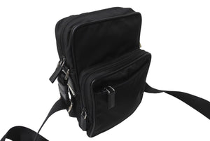 PRADA プラダショルダーバッグ トライアングルロゴ 三角ロゴ ブラック ナイロン レザー シルバー金具 美品 中古 64782 