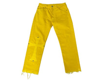 Load image into Gallery viewer, CHROMEHEARTS クロムハーツ LEVI&#39;S リーバイス クロスパッチ ウォッシュドデニムパンツ イエロー サイズ31 美品 中古 64872