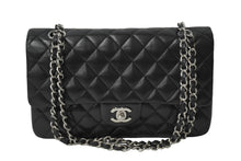 Load image into Gallery viewer, 極美品 CHANEL シャネル チェーンショルダーバッグ マトラッセ25 Wフラップラップ ブラックシルバー 11番台 中古 64874