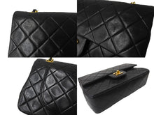 Load image into Gallery viewer, CHANEL シャネル チェーンショルダーバッグ Wフラップ マトラッセ 23cm ココマーク ラムスキン 1番台 ブラック ゴールド金具 美品 中古 64879