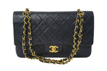 Load image into Gallery viewer, CHANEL シャネル マトラッセ Wフラップチェーンショルダーバッグ 1番台 ラムスキン 25cm ネイビー ゴールド金具 中古 64892