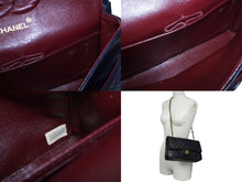 Load image into Gallery viewer, CHANEL シャネル マトラッセ Wフラップチェーンショルダーバッグ 1番台 ラムスキン 25cm ネイビー ゴールド金具 中古 64892