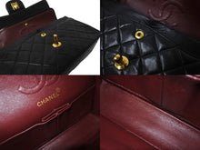 Load image into Gallery viewer, CHANEL シャネル チェーンショルダーバッグ Wフラップ マトラッセ 23cm ココマーク ラムスキン 2番台 ブラック ゴールド金具 美品 中古 64939