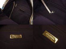 Load image into Gallery viewer, 極美品 CHANEL シャネル グラフィティ リュック バックパック 28番台 ココマーク メディエダールコレクション AS0867 ゴールド 中古 64941