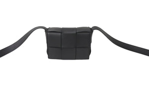 極美品 BOTTEGAVENETA ボッテガヴェネタ ショルダーバッグ マキシイントレチャート カセット ミニ ブラック 666688 中古 64961
