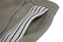 画像をギャラリービューアに読み込む, 極美品 FEAR OF GOD フィアオブゴッド 8th Side Stripe Relaxed Shorts ハーフパンツ ベージュ ウール サイズM 中古 65014