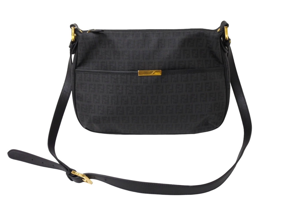 FENDI フェンディショルダーバッグ ズッカ柄 8BT206 PVC レザー ブラック ロゴプレート ゴールド金具 美品 中古 65036 