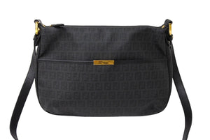 FENDI フェンディショルダーバッグ ズッカ柄 8BT206 PVC レザー ブラック ロゴプレート ゴールド金具 美品 中古 65036 