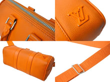 Load image into Gallery viewer, LOUIS VUITTON ルイヴィトン LVアエログラム キーポルXS ハンドバッグ M81004 オレンジ シルバー金具 良品 中古 65055