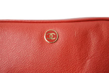 Load image into Gallery viewer, CHANEL シャネル ポーチ マルチケース ココマーク 8番台 イタリア製 レザー レッド ゴールド金具 美品 中古 65057