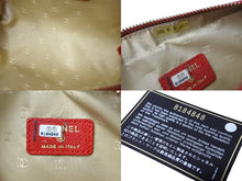 Load image into Gallery viewer, CHANEL シャネル ポーチ マルチケース ココマーク 8番台 イタリア製 レザー レッド ゴールド金具 美品 中古 65057