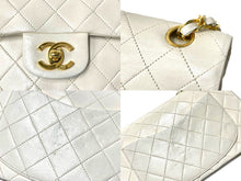 Load image into Gallery viewer, CHANEL シャネル マトラッセ23 Wフラップ Wチェーンショルダーバッグ 0番台 ラムスキン ホワイト ゴールド 良品 中古 65148