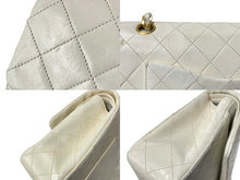 Load image into Gallery viewer, CHANEL シャネル マトラッセ23 Wフラップ Wチェーンショルダーバッグ 0番台 ラムスキン ホワイト ゴールド 良品 中古 65148
