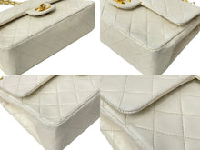 Load image into Gallery viewer, CHANEL シャネル マトラッセ23 Wフラップ Wチェーンショルダーバッグ 0番台 ラムスキン ホワイト ゴールド 良品 中古 65148