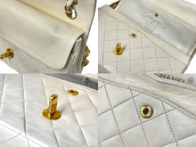 Load image into Gallery viewer, CHANEL シャネル マトラッセ23 Wフラップ Wチェーンショルダーバッグ 0番台 ラムスキン ホワイト ゴールド 良品 中古 65148