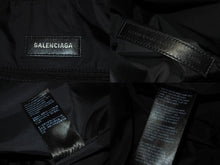 Load image into Gallery viewer, 極美品 BALENCIAGA バレンシアガ Army スモール トートバッグ 2024春夏 644040 1000 R 620318 ラムスキン ブラック 中古 65152