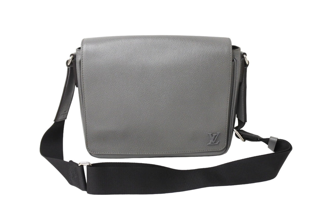 LouisVuitton ルイヴィトン ディストリクトPM NV3 タイガ ショルダーバッグ M30851 ICタグ タイガレザー グレー 美品 中古 65192