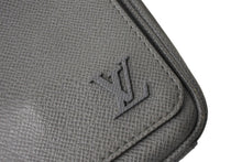 画像をギャラリービューアに読み込む, LouisVuitton ルイヴィトン ディストリクトPM NV3 タイガ ショルダーバッグ M30851 ICタグ タイガレザー グレー 美品 中古 65192