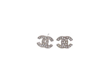 Load image into Gallery viewer, CHANEL シャネル ココマーク ピアス ラインストーン 両耳 D10V刻印 フランス製 シルバー メタル ラインストーン 美品 中古 65201