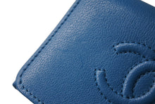 Load image into Gallery viewer, CHANEL シャネル 三つ折り財布 ココマーク ラムスキン 28番台 2019年 ブルー ゴールド金具 美品 中古 65264