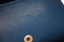 Load image into Gallery viewer, CHANEL シャネル 三つ折り財布 ココマーク ラムスキン 28番台 2019年 ブルー ゴールド金具 美品 中古 65264