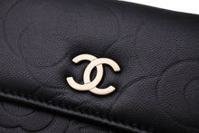 Load image into Gallery viewer, CHANEL シャネル 三つ折り財布 カメリア ココマーク ラムスキン Wホック 16番台 2012年 ブラック ゴールド金具 美品 中古 65280
