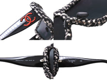 Load image into Gallery viewer, CHANEL シャネル サングラス ゴーグル ココマーク 刺繍 2021AW ツイード ブラック ホワイト レッド シルバー金具 美品 中古 65301