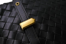 Load image into Gallery viewer, BOTTEGA VENETA ボッテガヴェネタ イントレチャート ハンドバッグ 162937 V00A2 1000 レザー ブラック ゴールド 美品 中古 65338