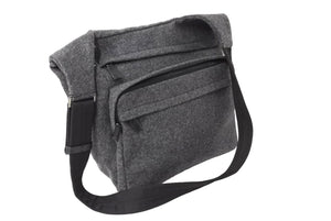 PRADA プラダショルダーバッグ トライアングルロゴ グレーコットン シルバー金具 美品 中古 65353 