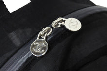 Load image into Gallery viewer, 極美品 CHANEL シャネル ココマーク メッシュリュック 27番台 2018-2019年 ナイロン ブラック シルバー金具 中古 65365